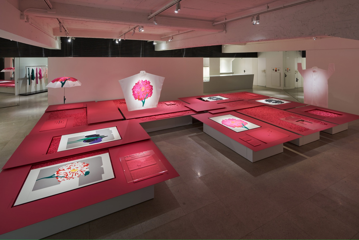 ISSEY MIYAKE GINZA 店丨日本东京丨Tokujin Yoshioka-10