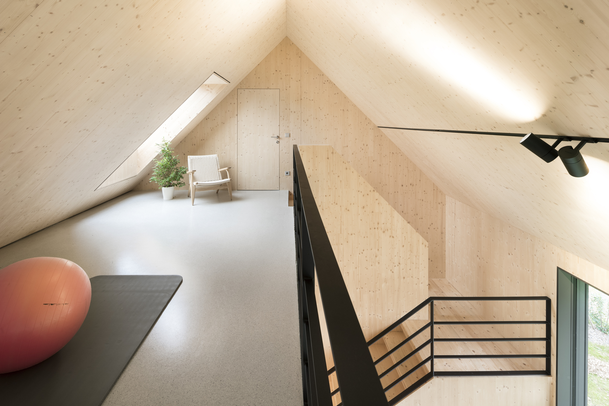 黑美人之家丨奥地利丨Backraum Architektur-22