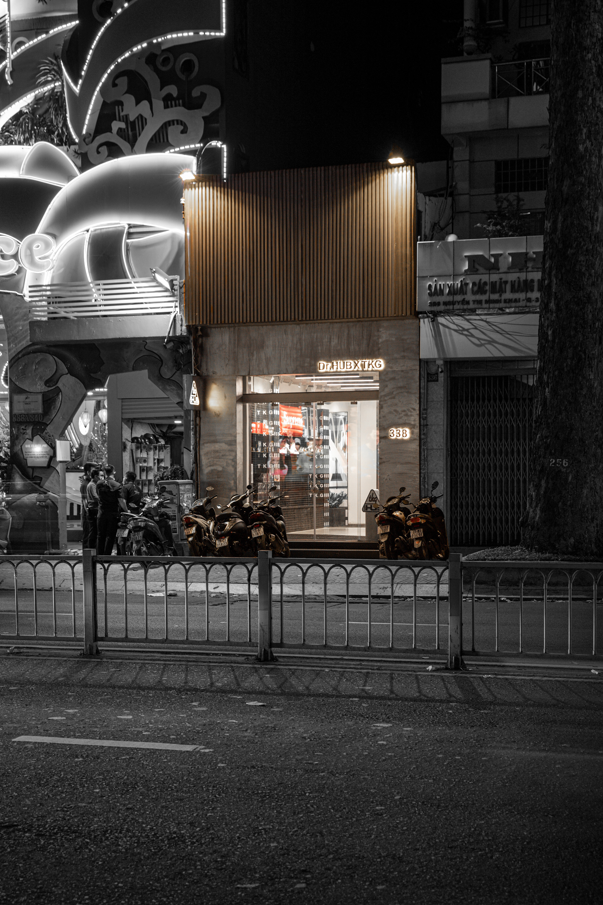 鞋类护理旗舰店丨越南胡志明市丨Emem Design-27