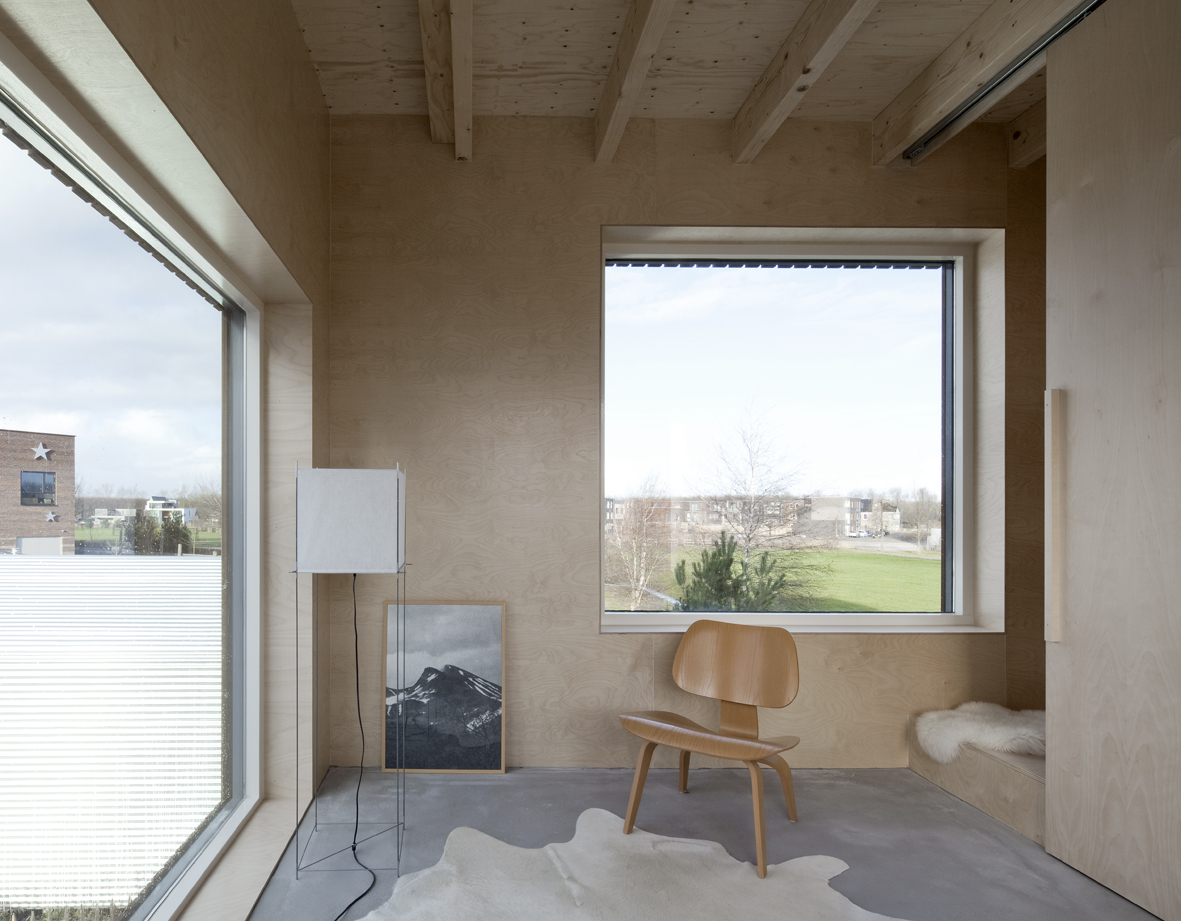 Micro House Slim Fit  ANA ROCHA architecture-56