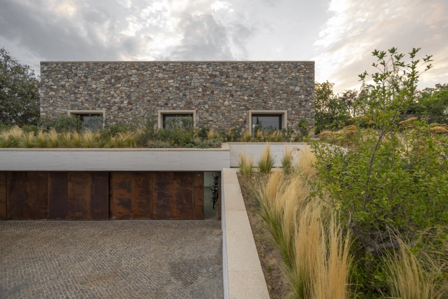 西班牙 Cáceres 石英岩与花岗岩打造的温暖家居-47