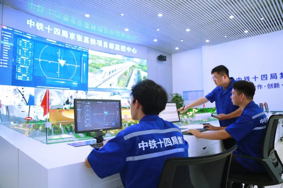 贯通了！这里是中国高铁智能建造第一隧-15