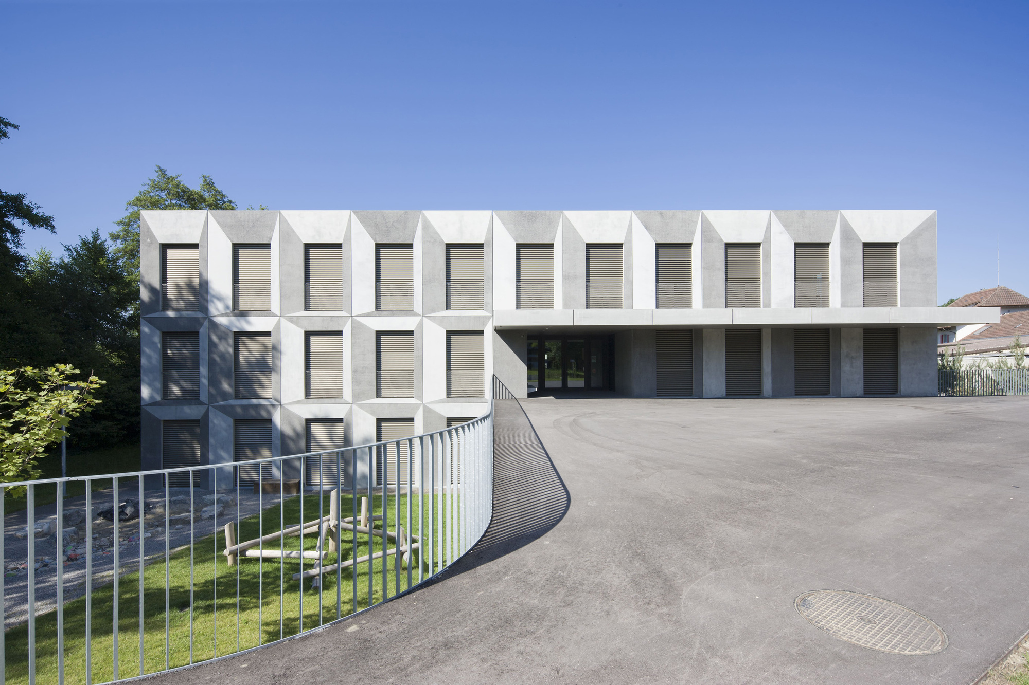 大学丨瑞士丨ahaa-21