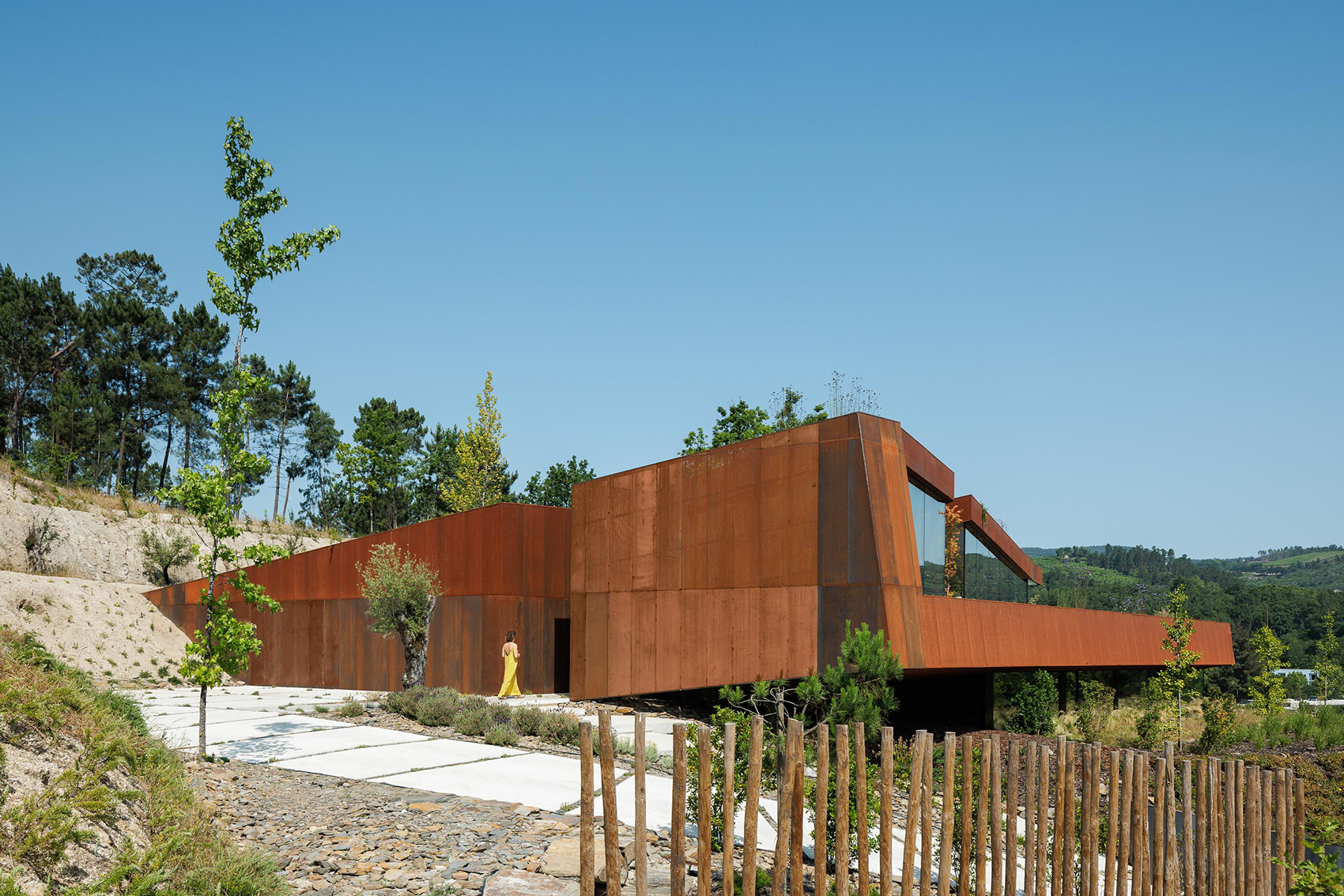 耐候之屋（Casa Corten）丨葡萄牙丨HPA Arquitetura e Investimentos-5