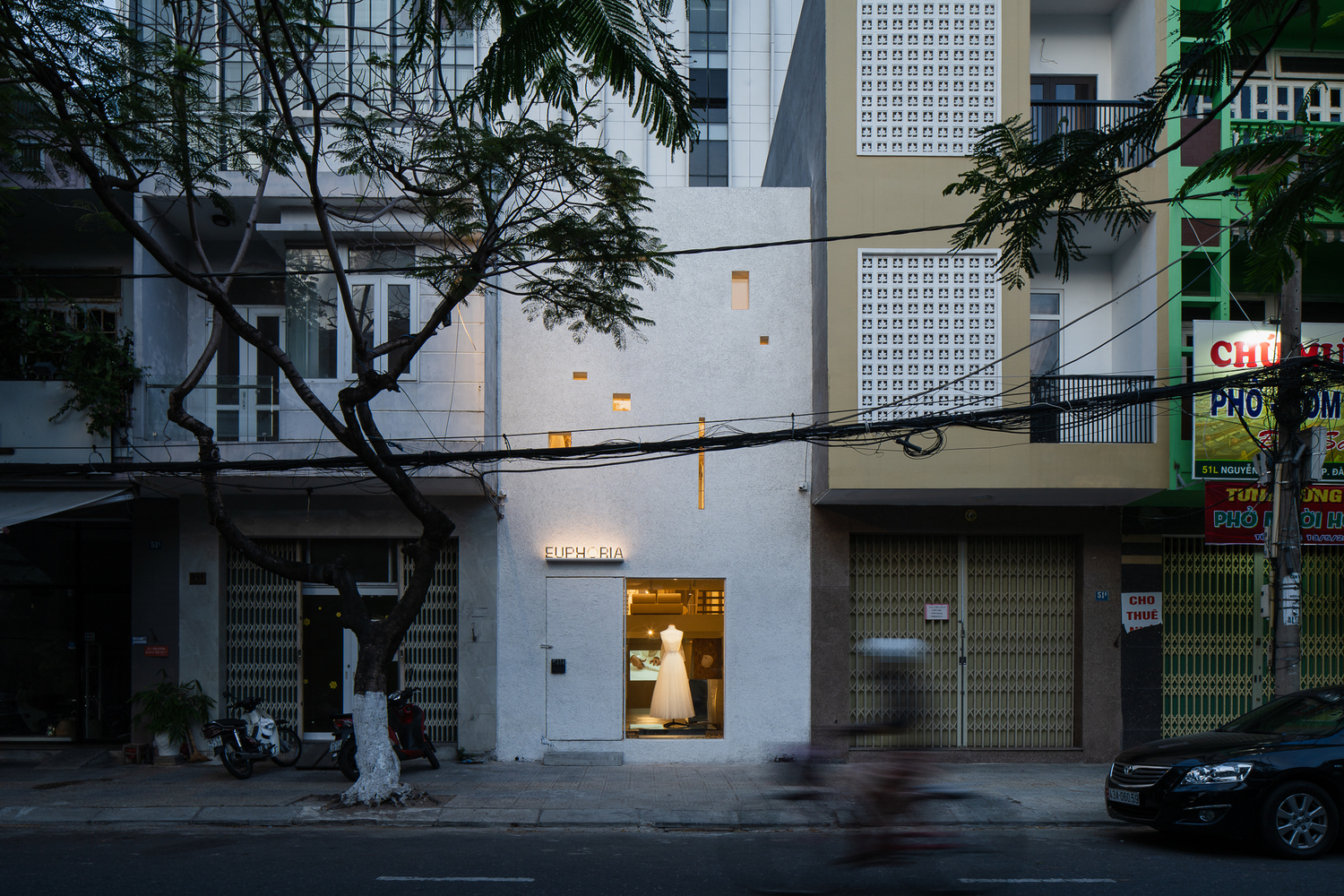 越南 Da Nang Euphoria Bridal Gallery 时尚婚纱店设计-23