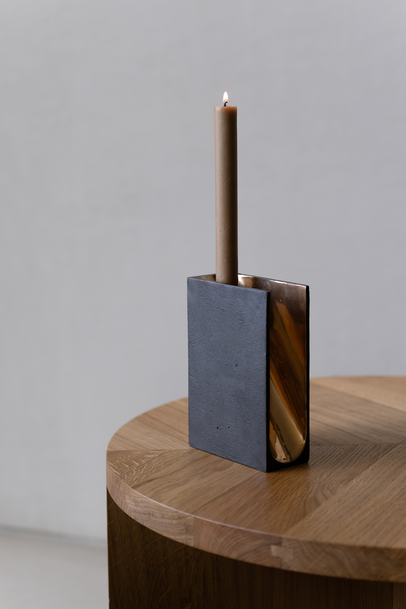 Noé Duchaufour-Lawrance 设计青铜与蜂蜡烛台系列-15