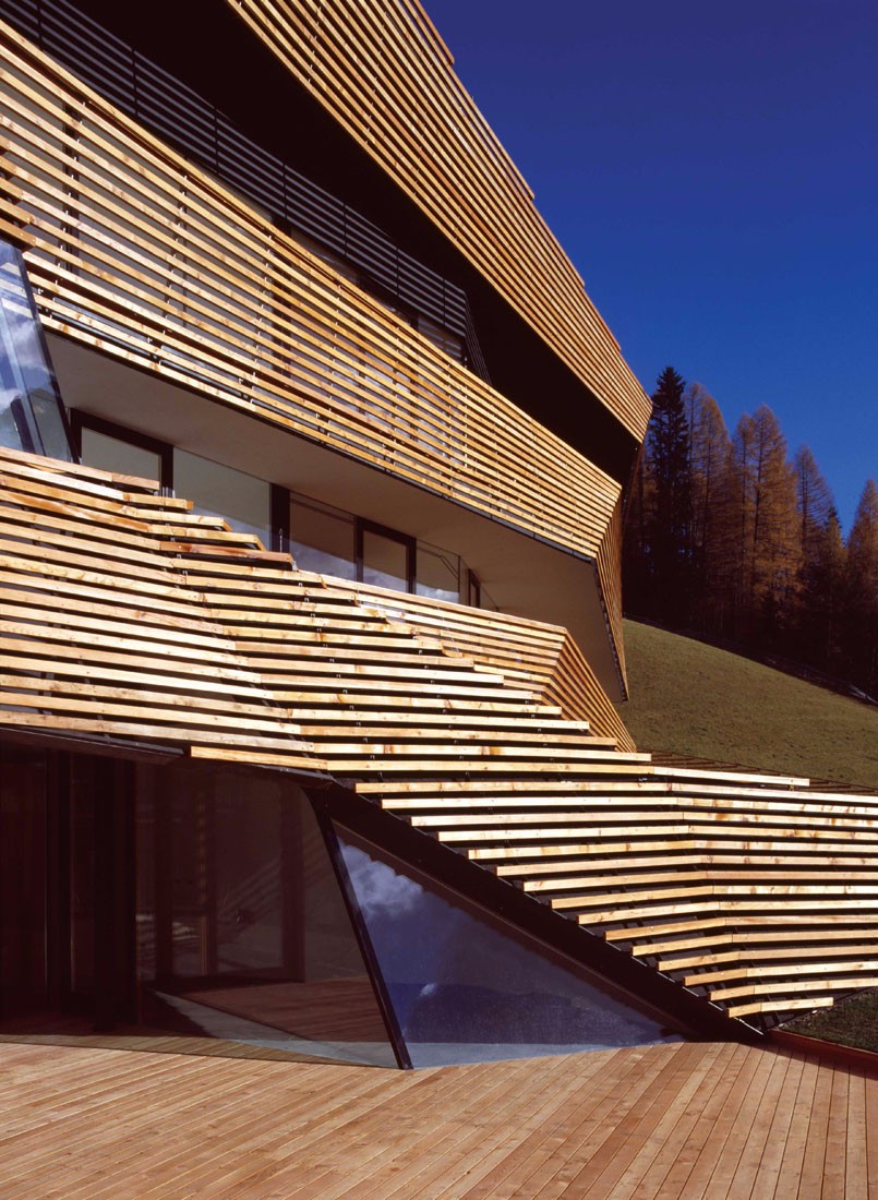 Strata 酒店 / PLASMA Studio-7