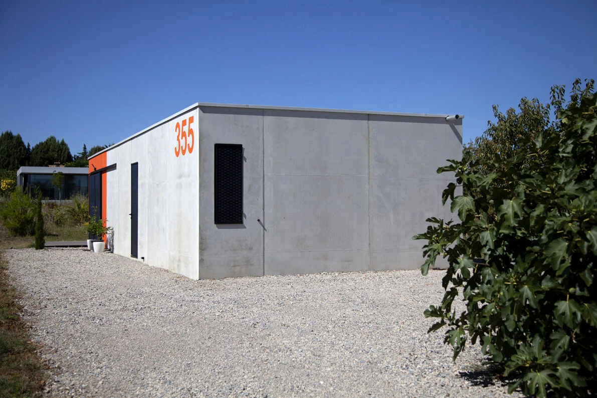 法国南部创意盒子,极简工业风的工作室-17