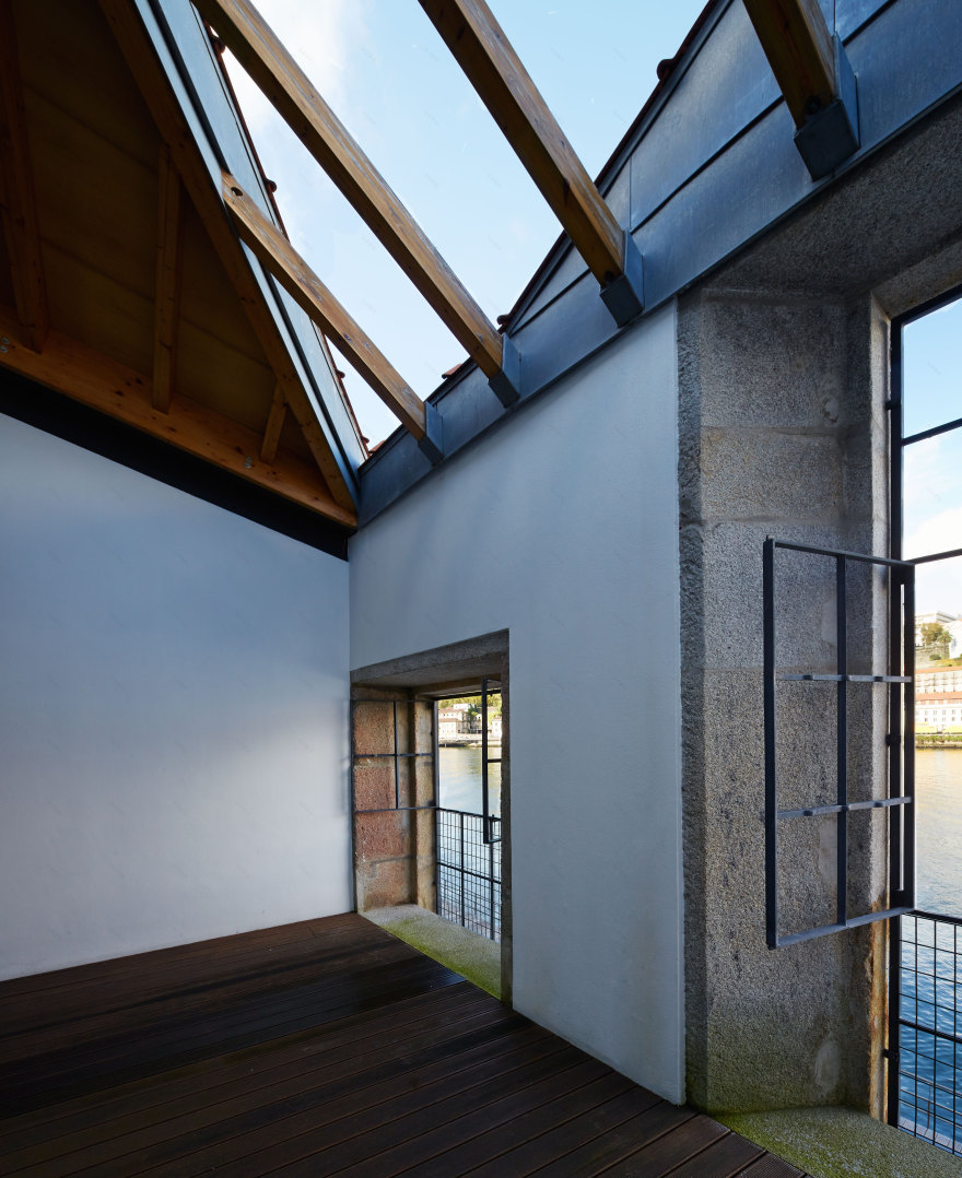 波尔图河畔的复古建筑重生-39