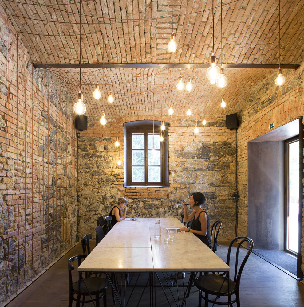 Bistro EK  dekleva gregorič architects-21