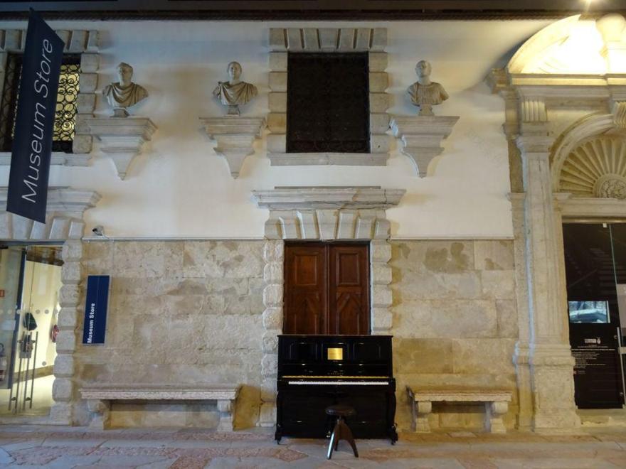 カ・ペーザロ | イタリア の建築【世界建築巡り】-54