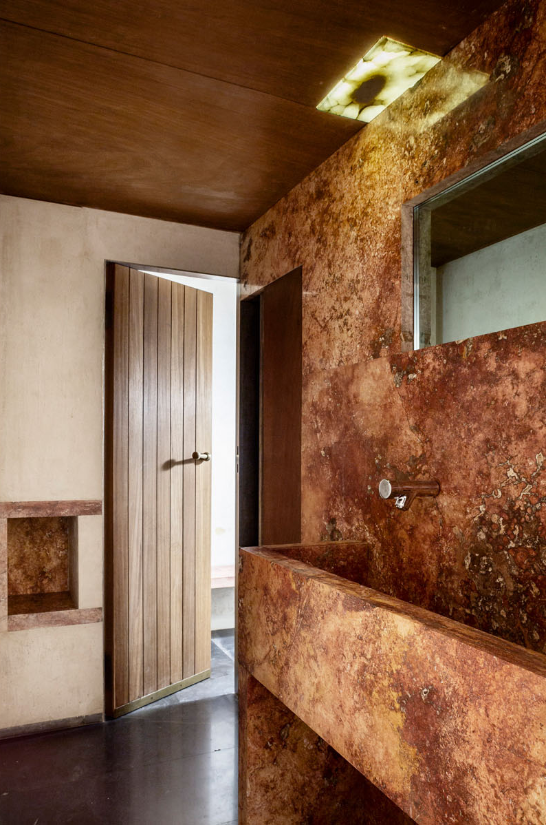 马德里 Brutalist 鞋履陈列室丨西班牙马德里丨Francisco Alonso-48