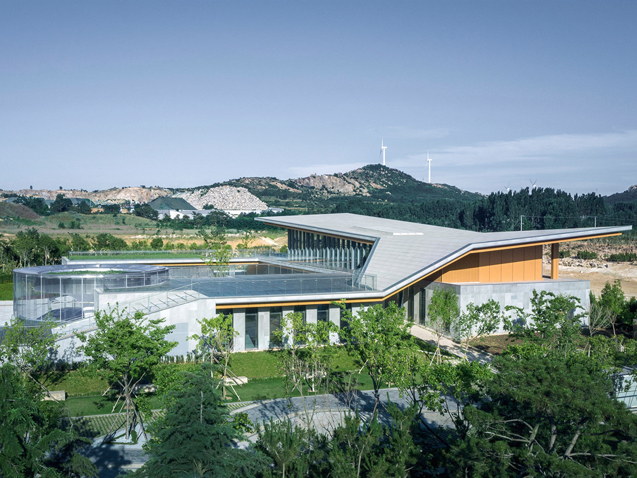 青岛七色山矿坑花园游客中心 -3