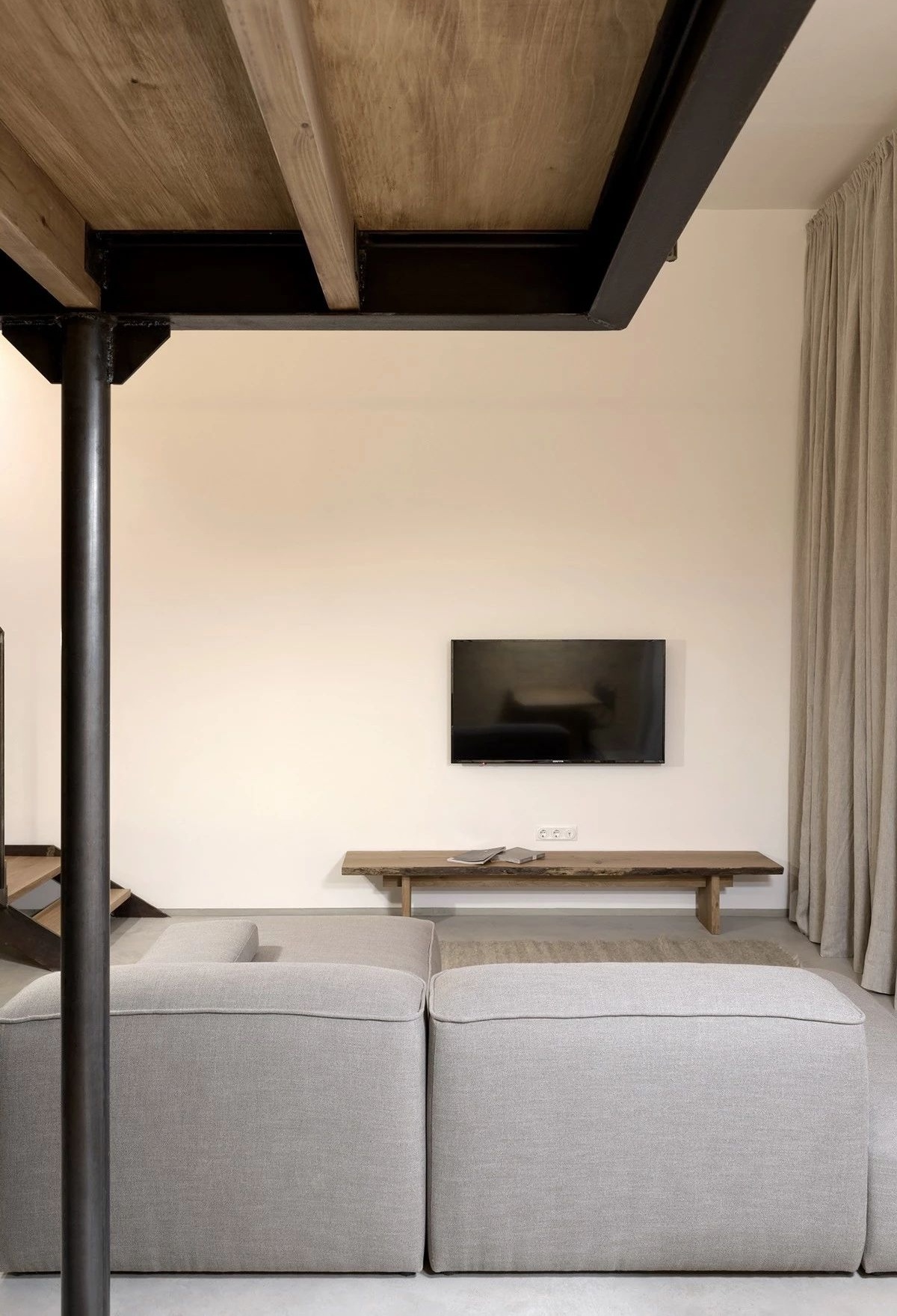 乌克兰 41㎡工业风 Loft,个性与实用兼具-23