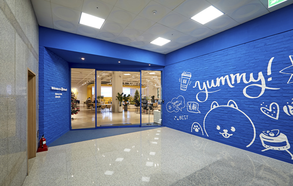 炫彩 GG 咖啡厅 | 视觉冲击与空间利用的完美结合-3