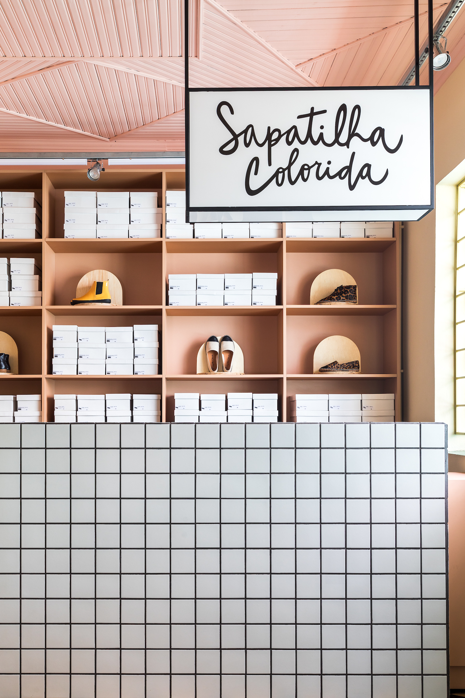 Sapatilha Colorida商店(Sapatilha Colorida Store)Moca Arquitetura设计-8