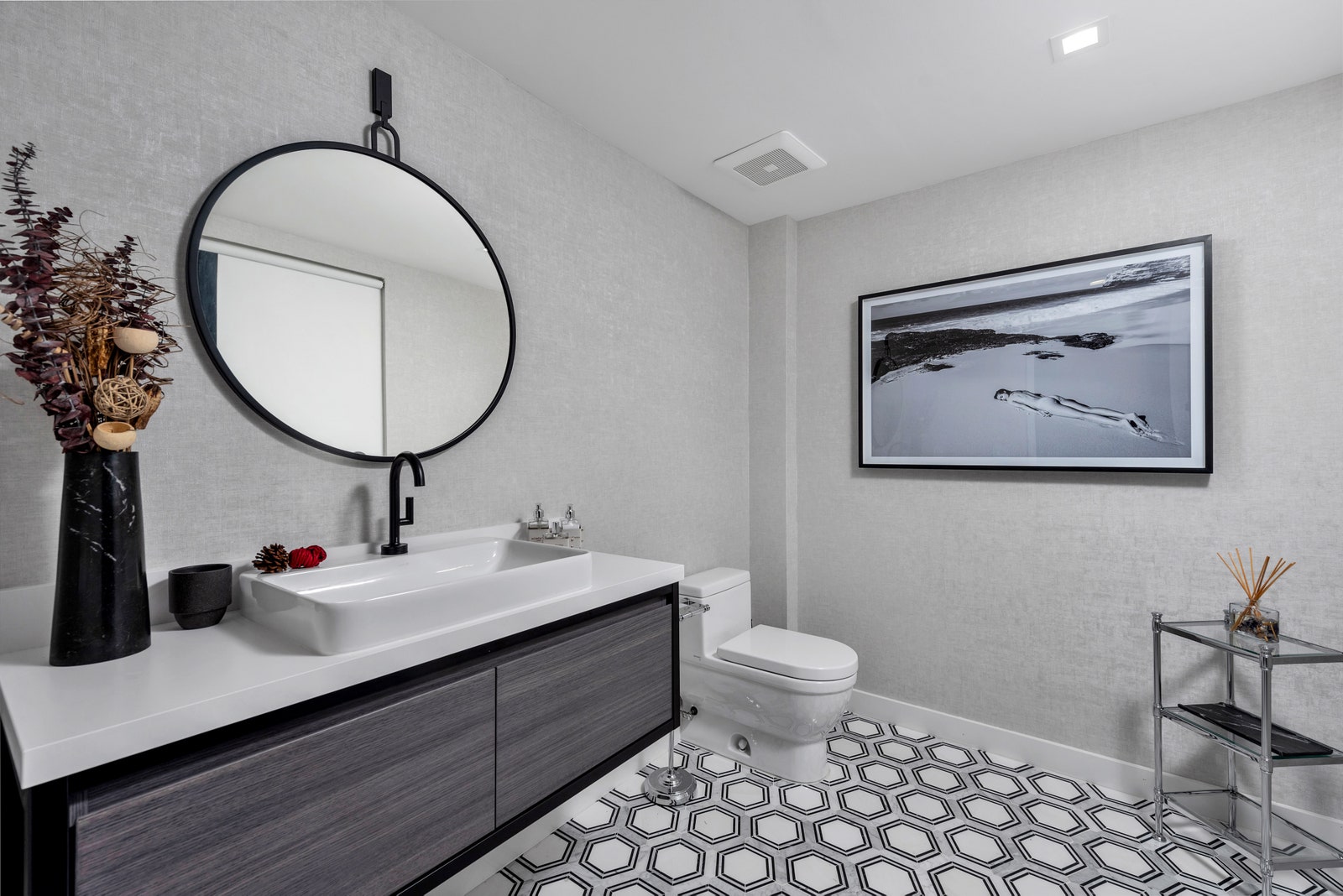 轻松升级！打造豪华浴室的平价技巧-72