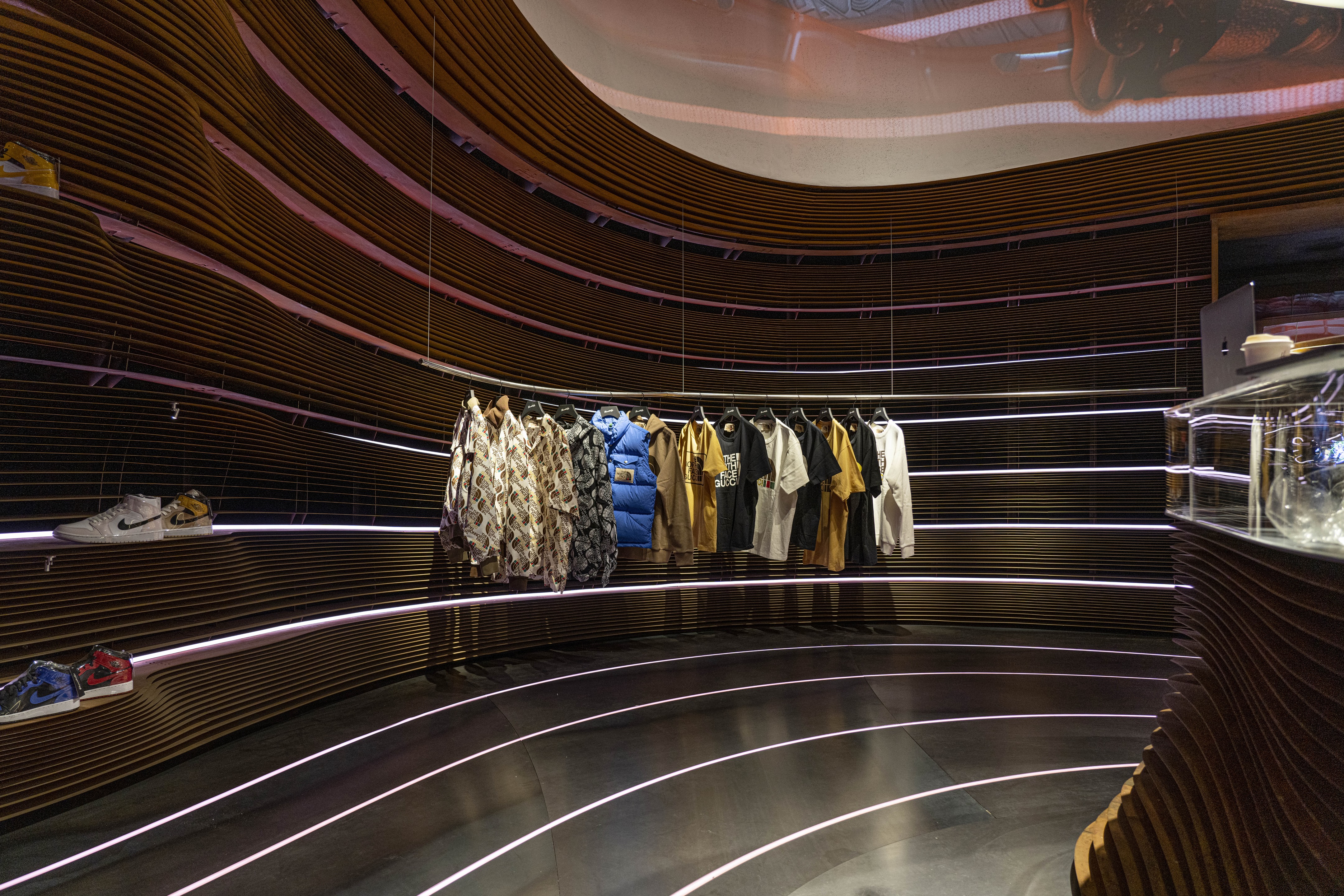 PresentedBy 鞋店丨卡塔尔多哈丨External Reference-29