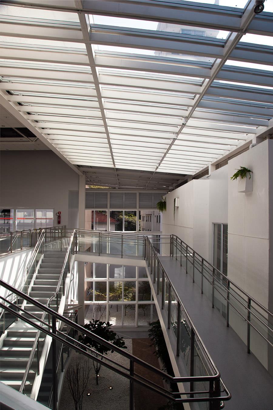 巴西 EscritórioBACCO Arquitetos 的现代化绿色总部设计-5