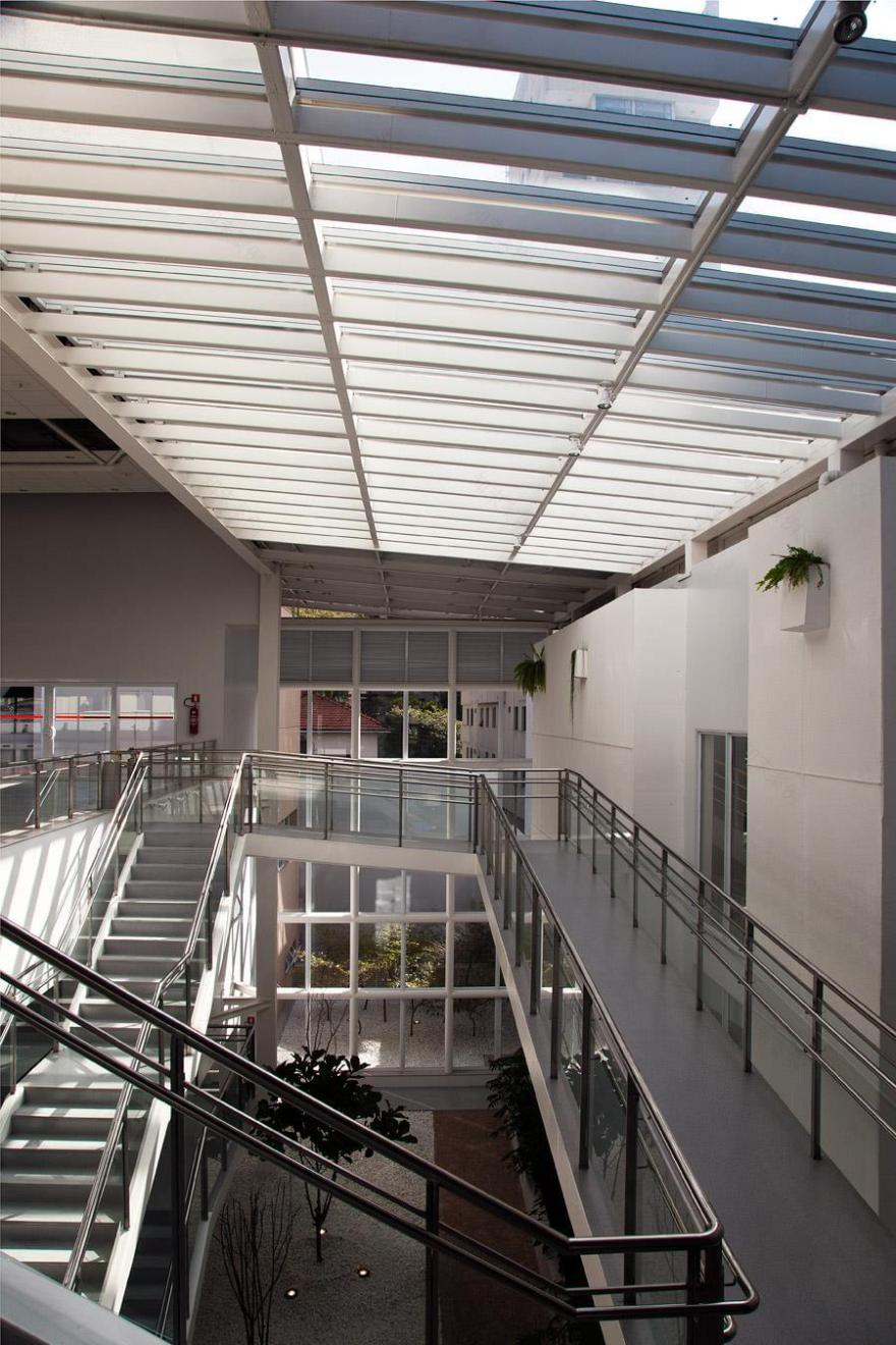 巴西 EscritórioBACCO Arquitetos 的现代化绿色总部设计-5