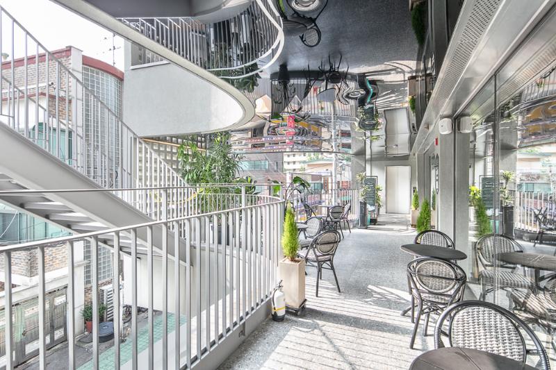 150 平高级定制咖啡厅，展现精致 white wood 魅力-21