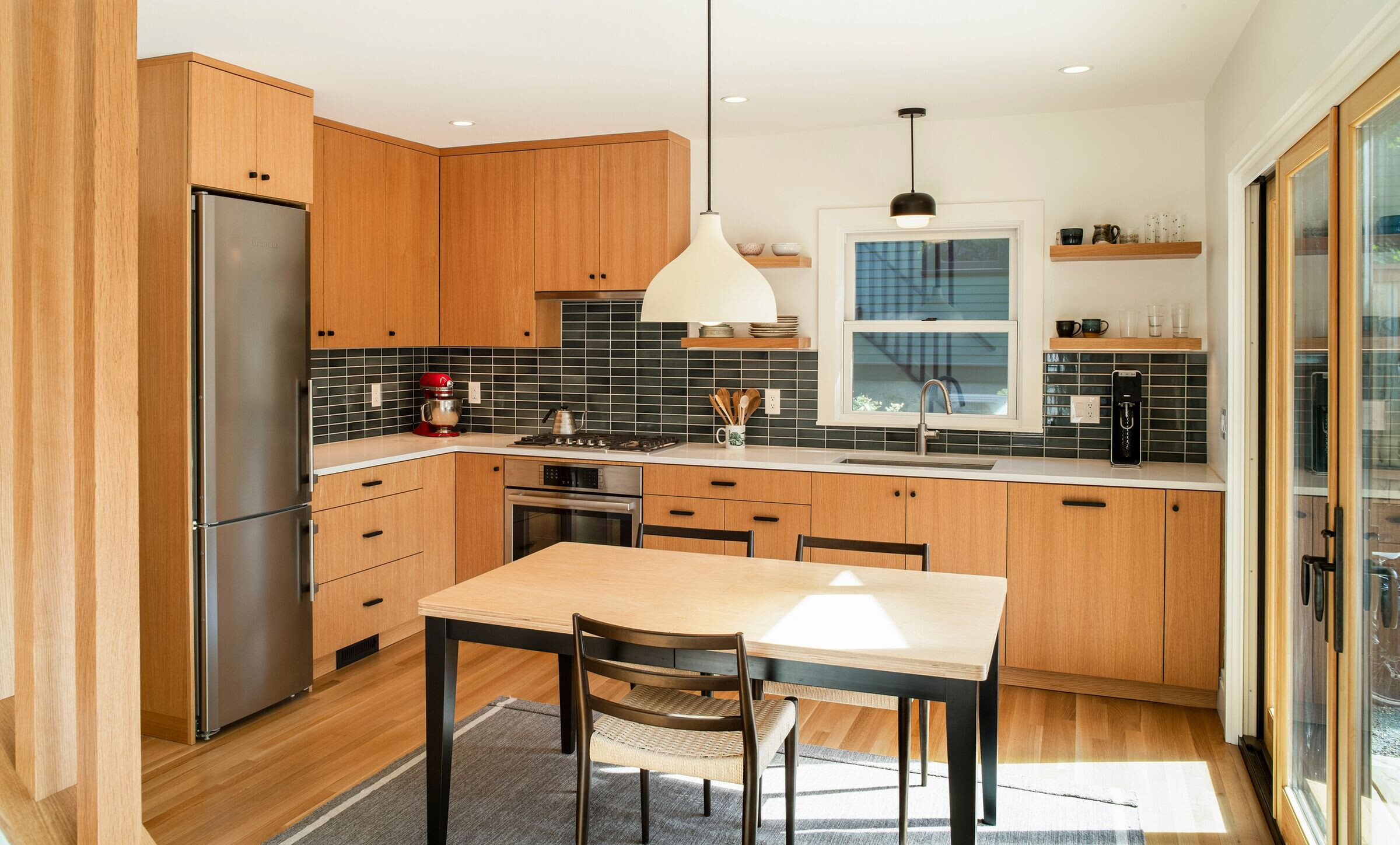 波特兰阳光住宅改造，尽显空间与自然之美-11