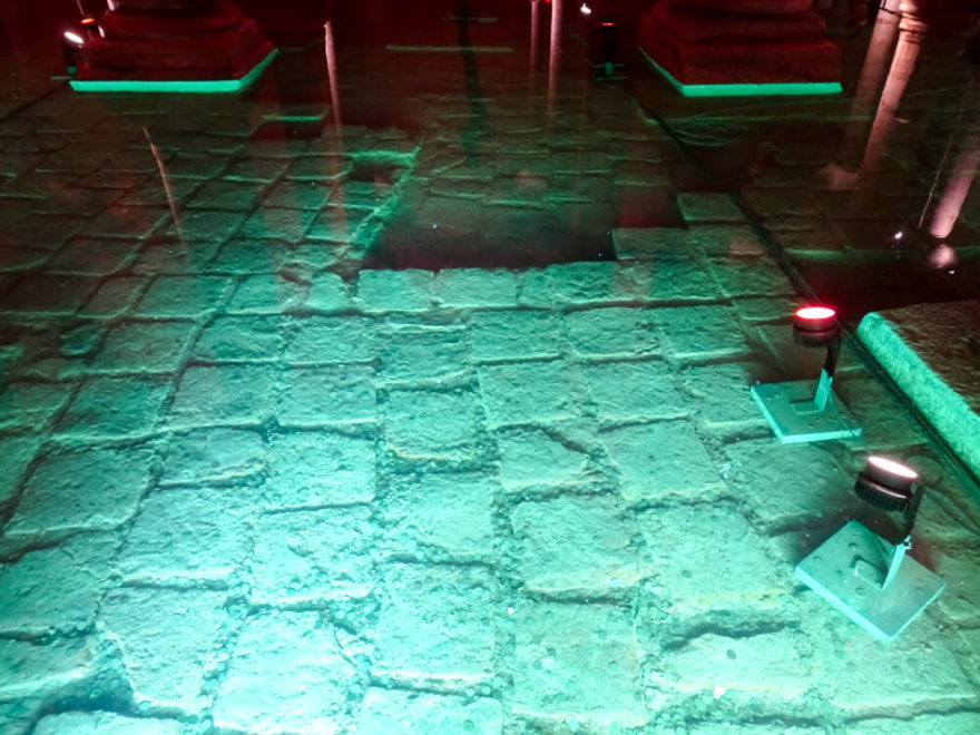 イスタンブールの地下宮殿(伊斯坦布尔的地下宫殿)丨不明-46