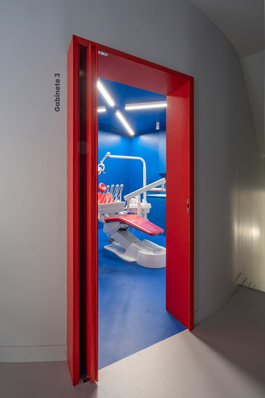 Clínica 牙科诊所设计丨西班牙马德里丨Raúl Sánchez-26
