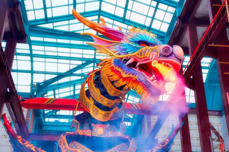巨型机械麒麟金璃“空降”襄阳华侨城奇幻度假区奇幻谷-5