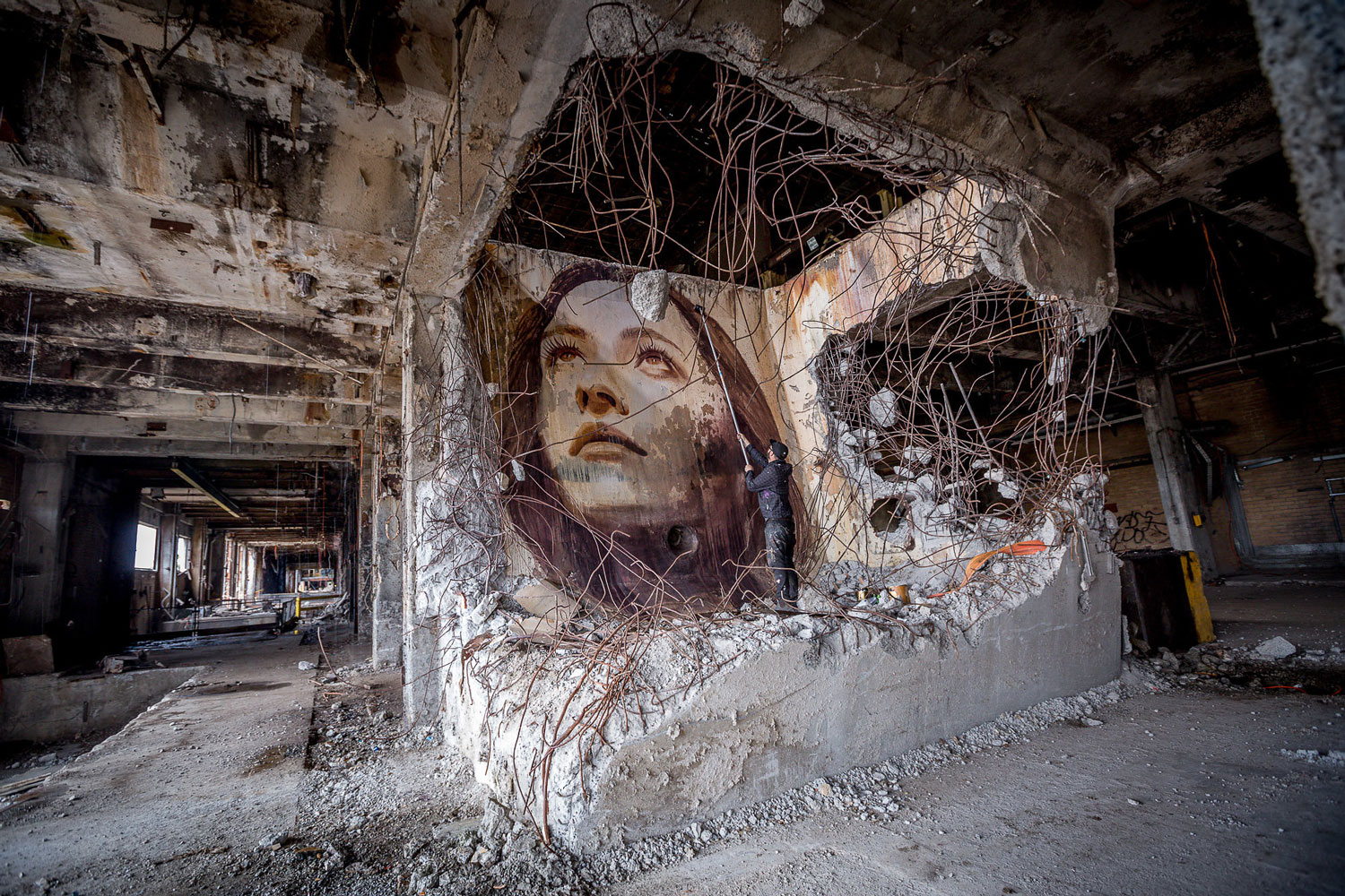 废弃厂房中的神秘艺术 | 墨尔本街头艺术家 Rone 巨作将被拆除-25