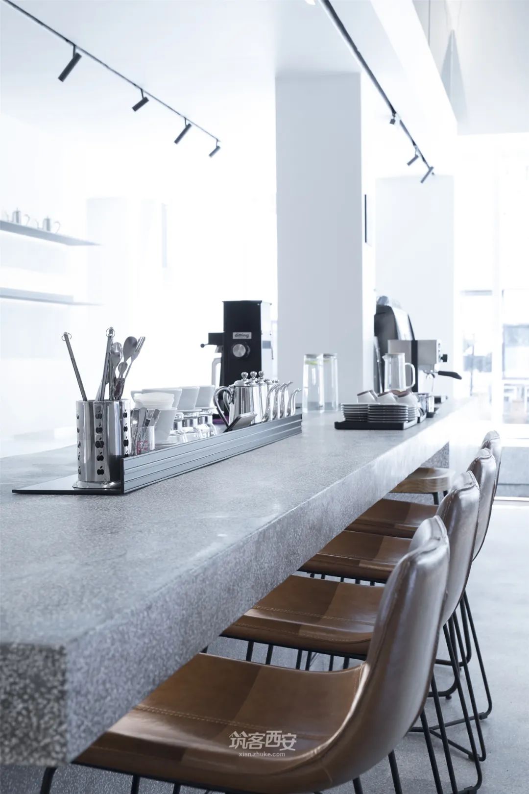 原岩咖啡 | 藏巧于拙,回归本真的商业空间设计-18