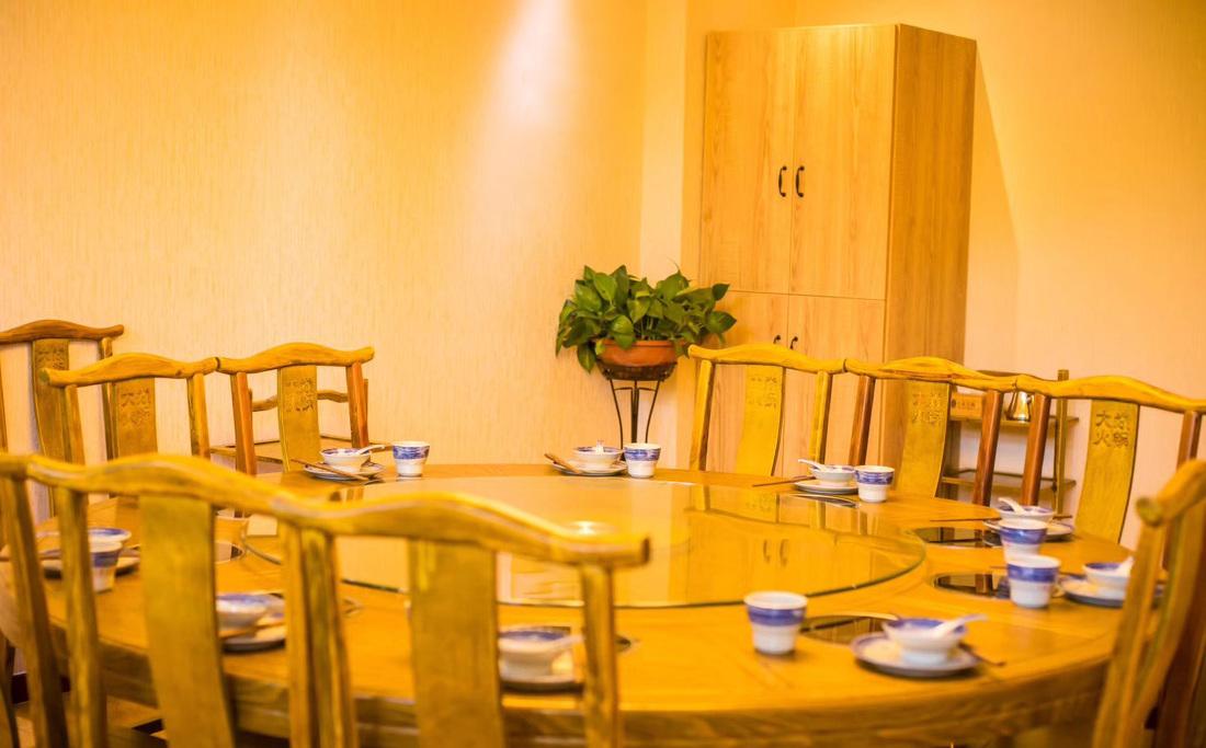 《大焱火锅》 | 古韵风华,重庆老火锅的室内设计魅力-4