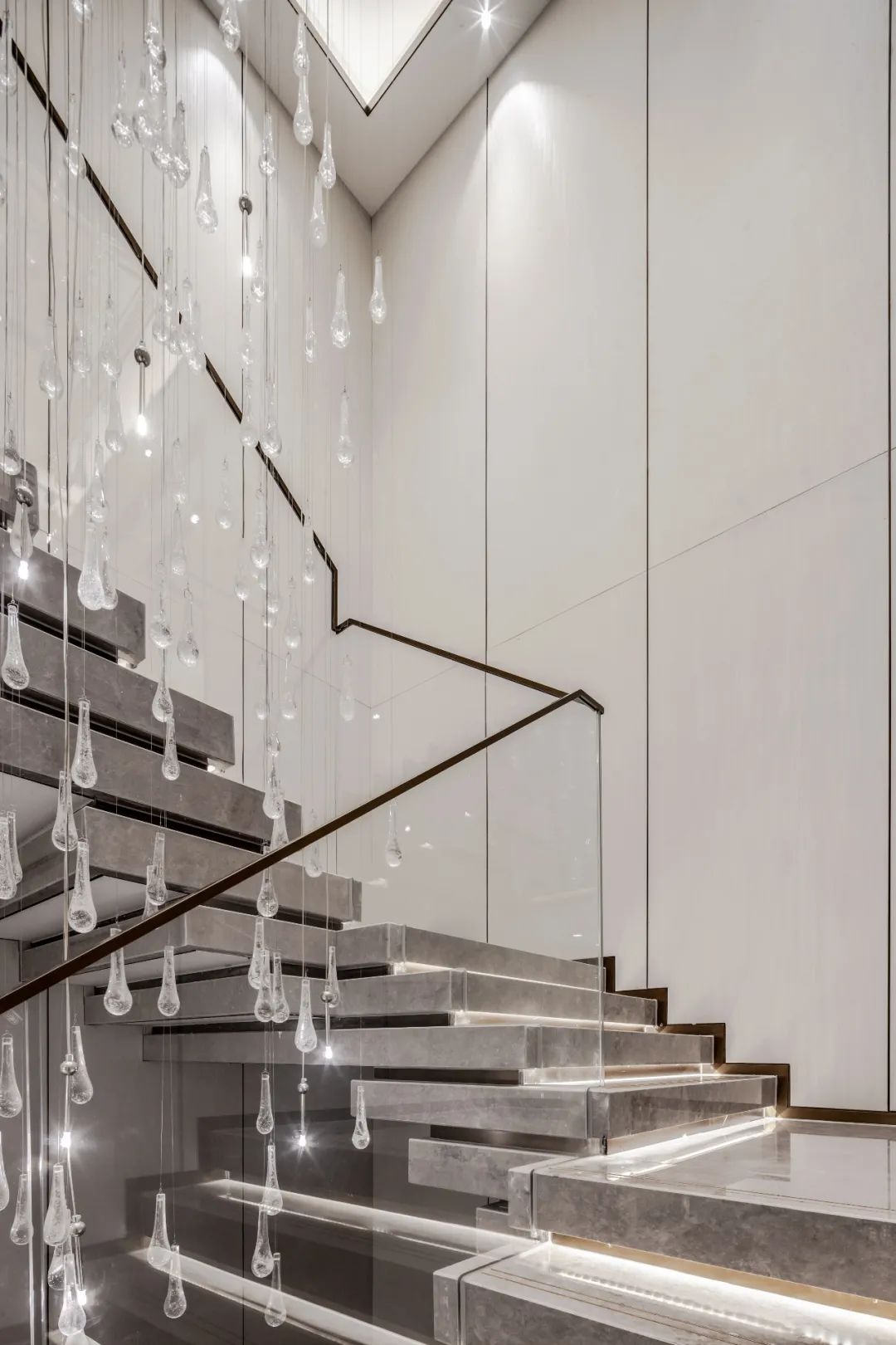 德信未来之翼售楼处 | 现代与古典的宁静奢华融合-38