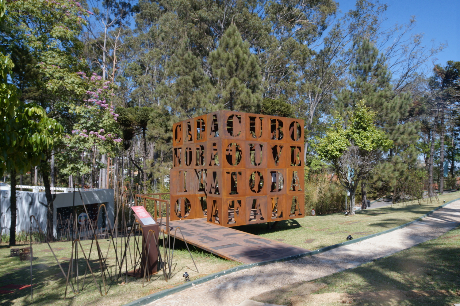 立方诗境 · 巴西 CUBOESIA & STEEL GARDEN 多感官空间艺术-40