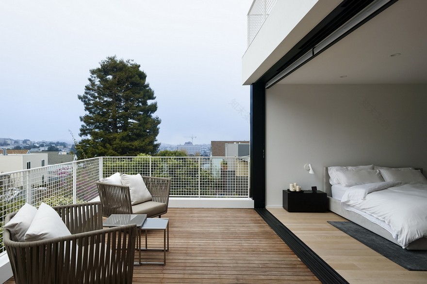 A Loft-Style House With an Interior Space That Feels Light, Airy and Spacious-28