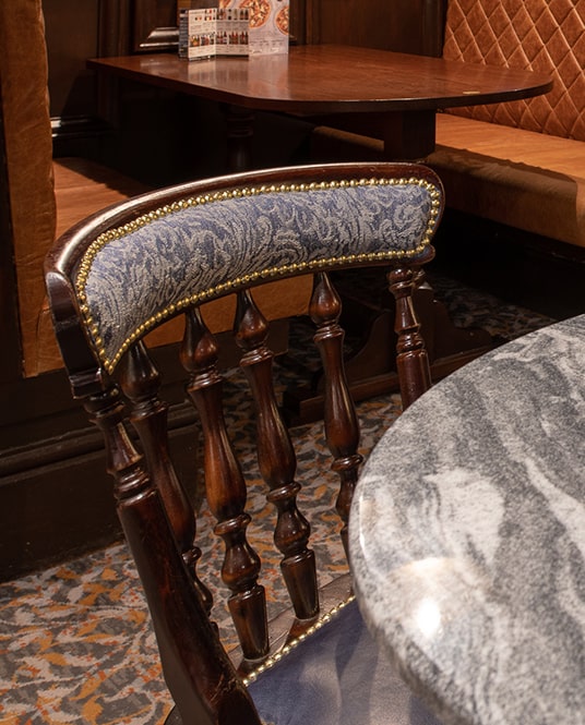 The Ash Tree啤酒花园及酒吧室内翻新项目-10