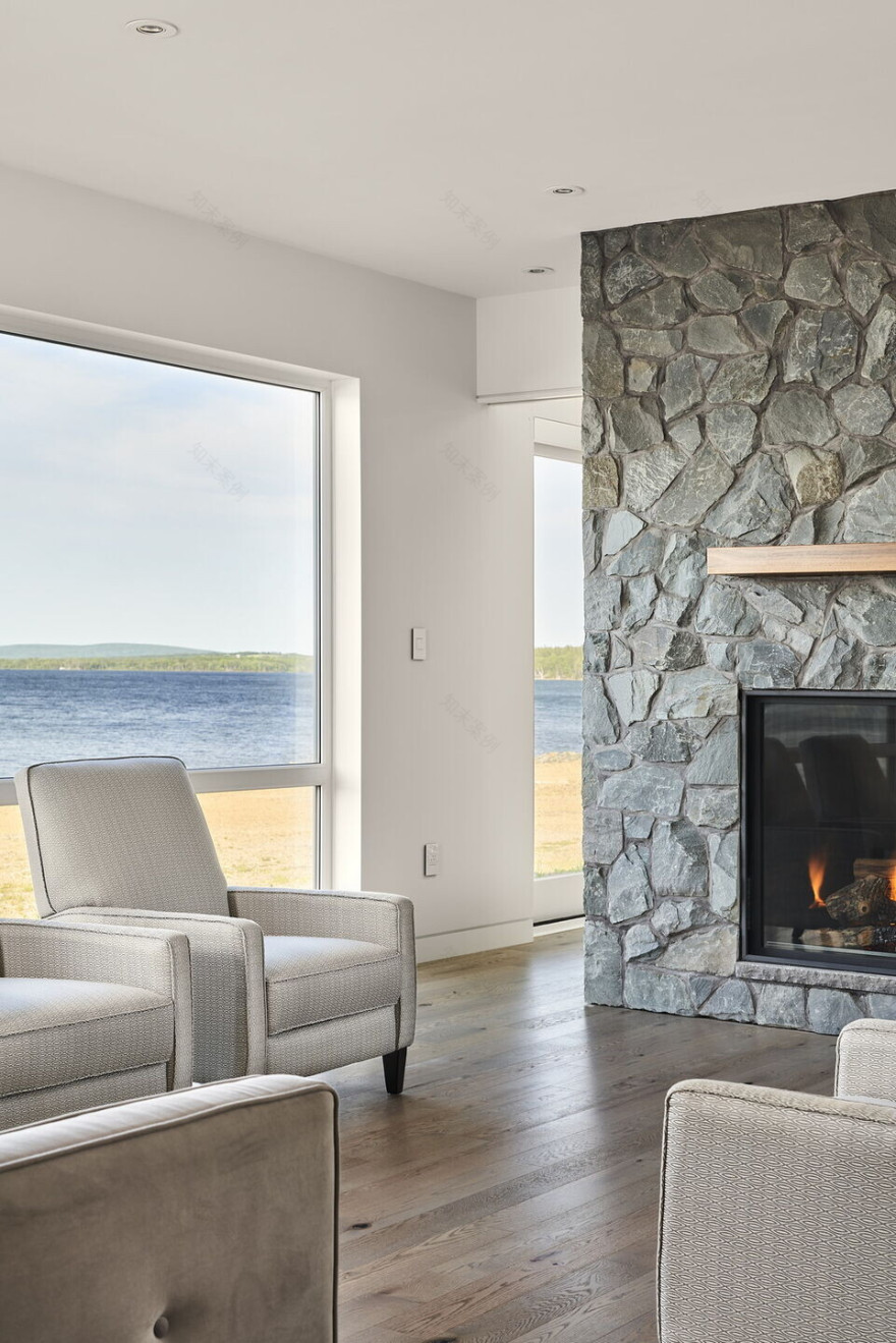 北美“里约热内卢”湖畔的绿色诗意居所-17