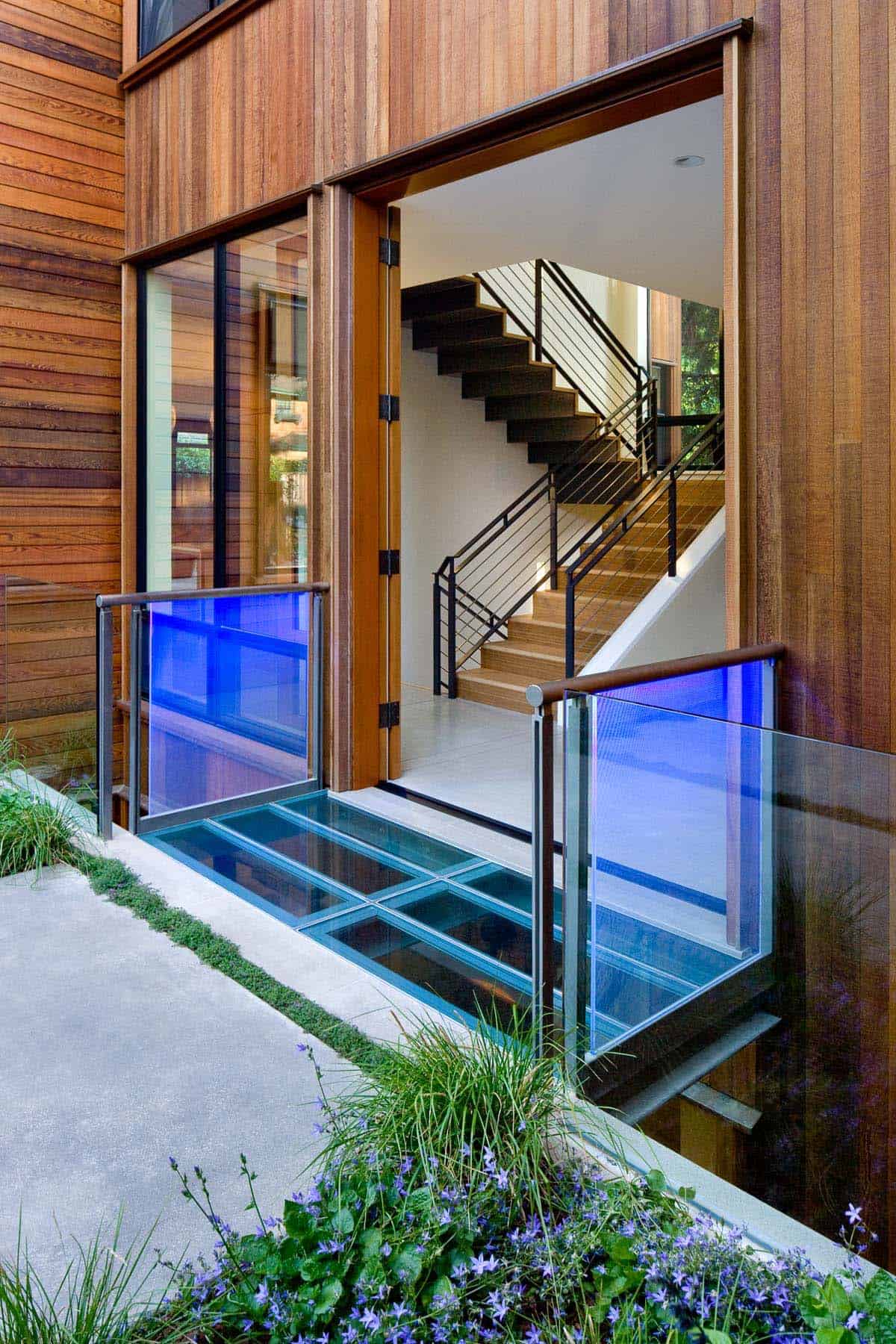 Inside a spectacular Palo Alto house with a cool green roof deck-26