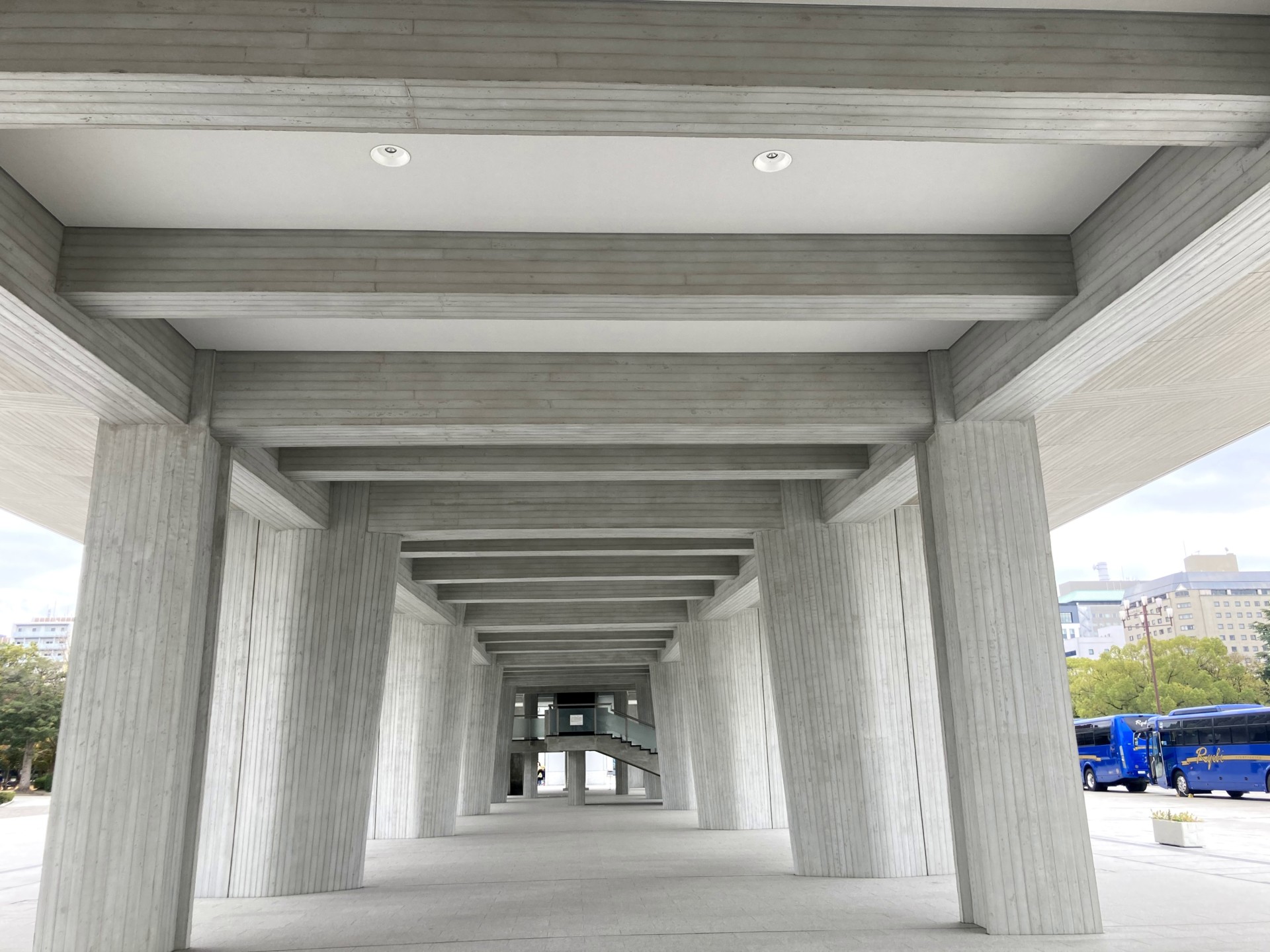 广岛和平纪念公园相关建筑群丨日本广岛丨丹下健三,伊萨姆·诺古奇-11