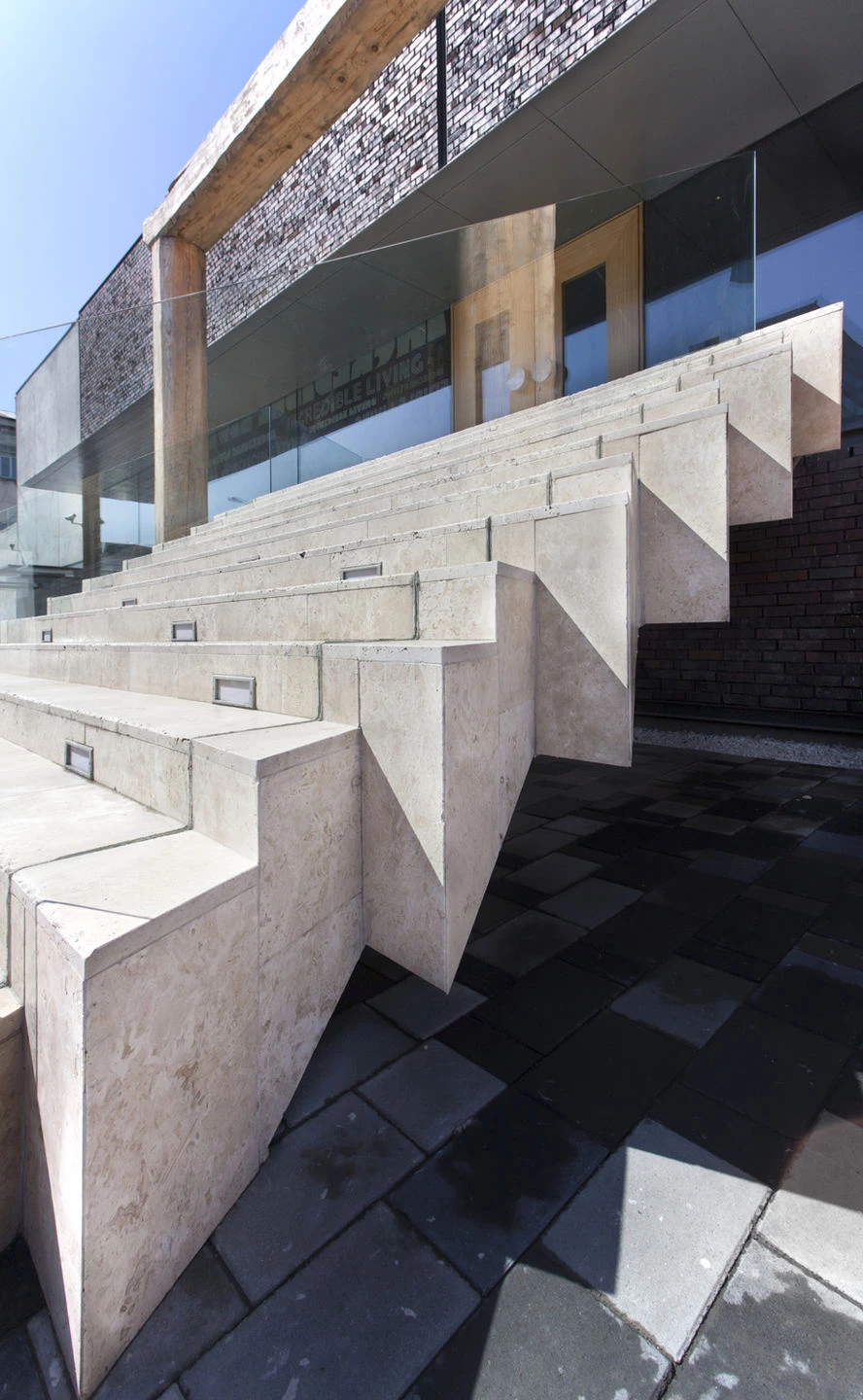 双面共生的罗马尼亚餐厅与俱乐部设计-15