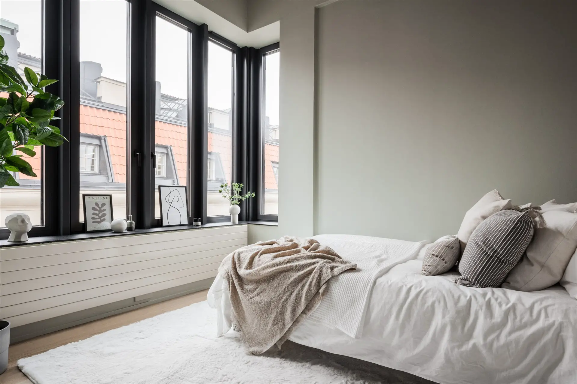 瑞典 37m2 屋顶小屋 | 工业风独立空间,4 米高天花板与 72m2 露台-7