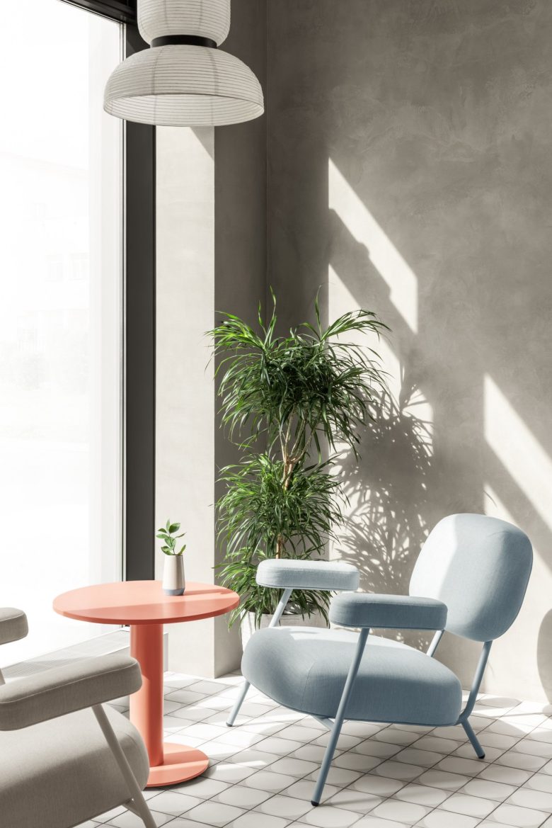 阿斯塔纳明亮宽敞咖啡馆设计丨“A Studio”设计工作室(亚历山大·皮日克参与)-28