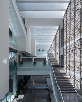 济南龙洞停车多功能建筑