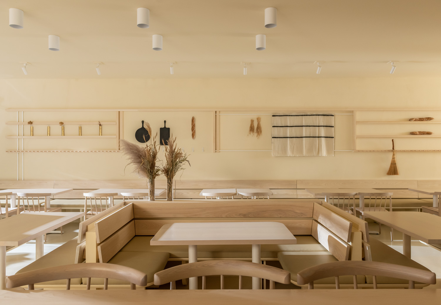 五光十色,诱人的现代烘焙店设计-18