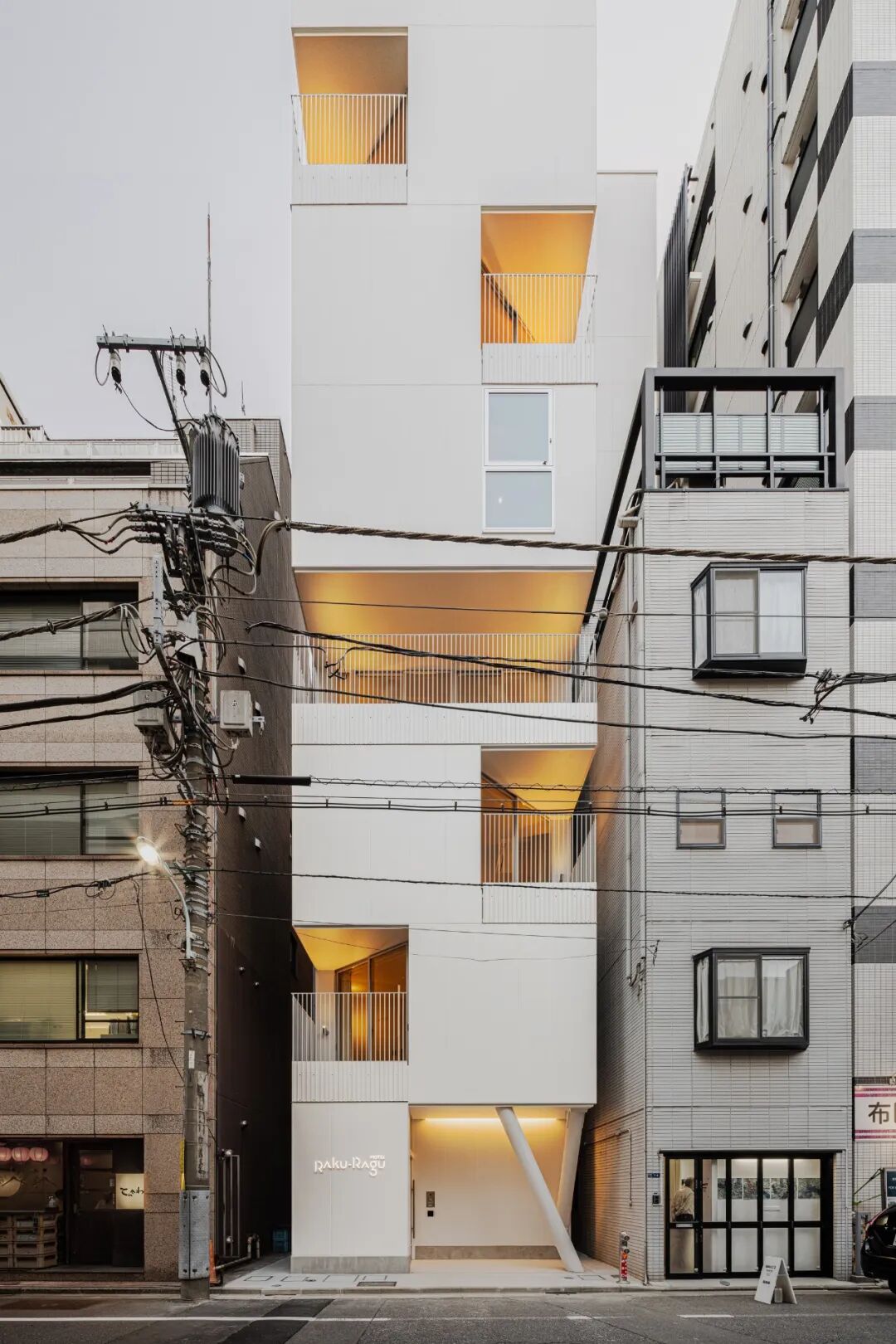 HotelRakuragu|城市中的缝隙美学-29