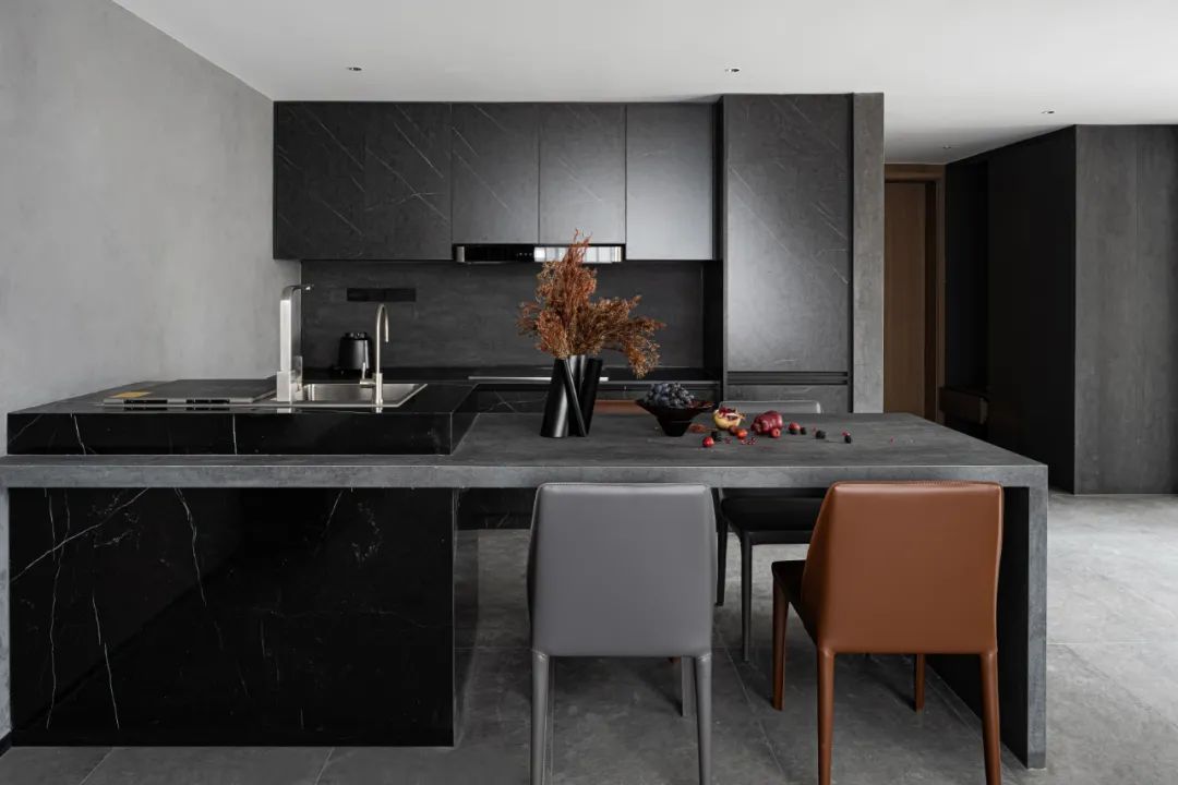 120m²暗黑系公寓，冷硬质感还原深邃本真！-25