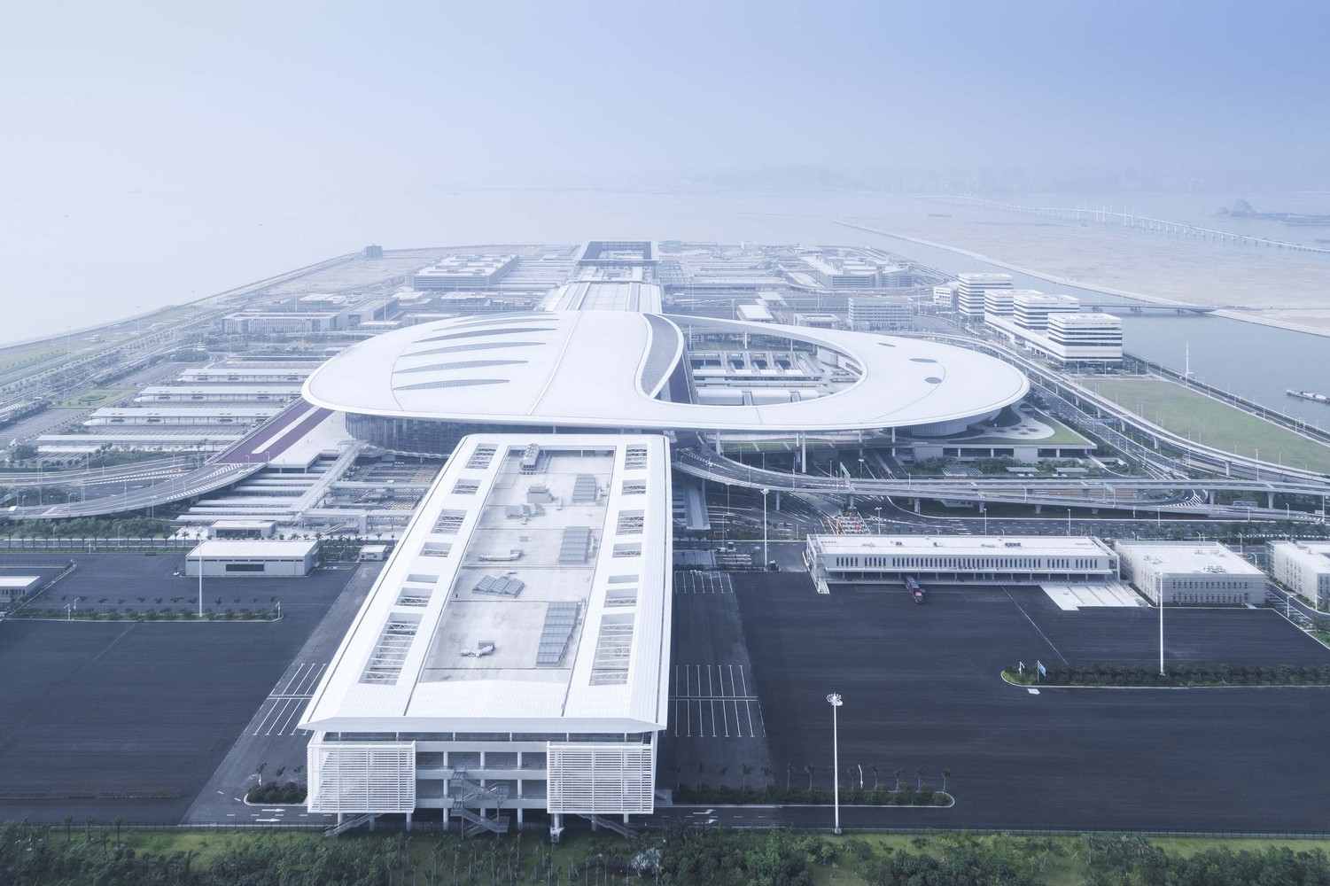 珠海人工岛港 | 创新绿色通关，智能交通典范-19