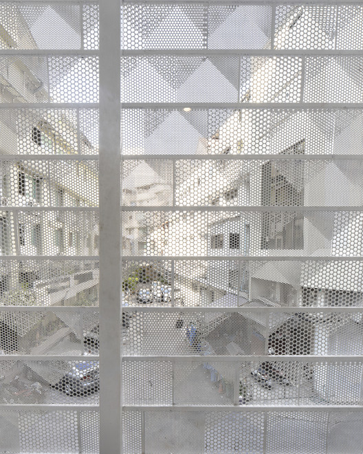 泰国"Bed One Block Hostel" 以小见大，社交空间与私密空间的完美平衡-25