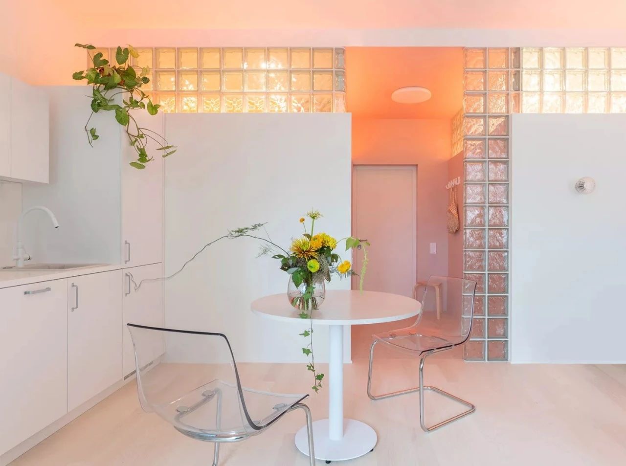 40㎡玻璃砖小宅丨Tatyana Ponomareva 和 Olga Elizarova-16