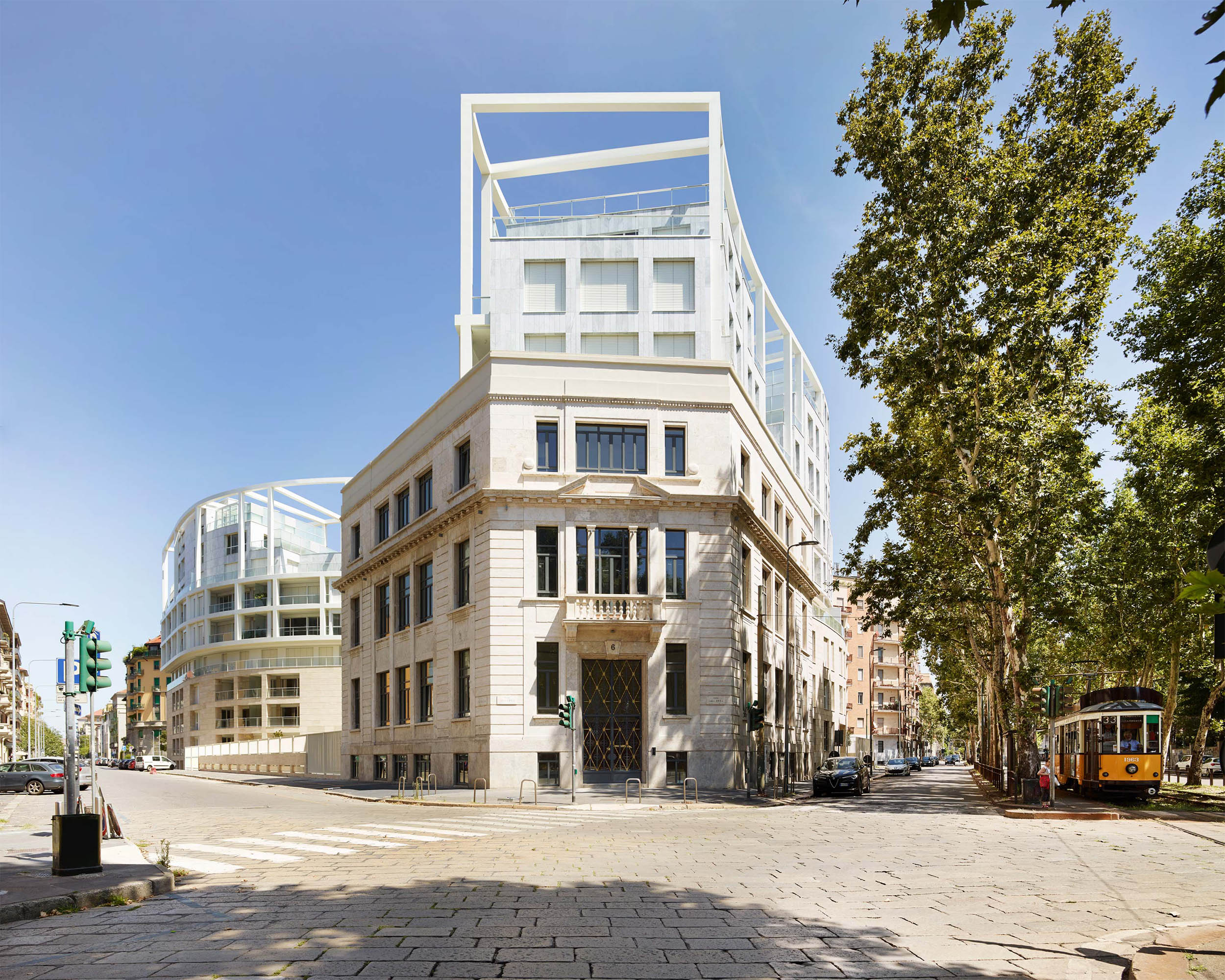 米兰 Carlo Erba 住宅楼 | 现代建筑与古典环境的完美融合-13